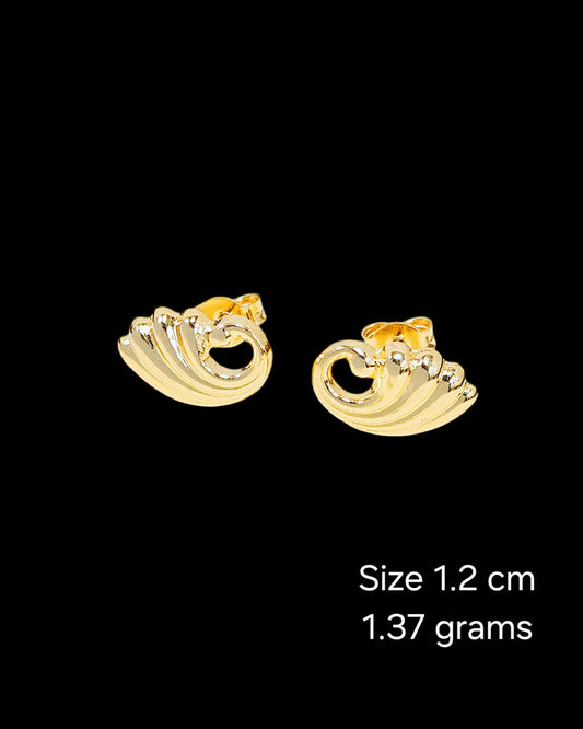 Shell Shaped Gold Earring